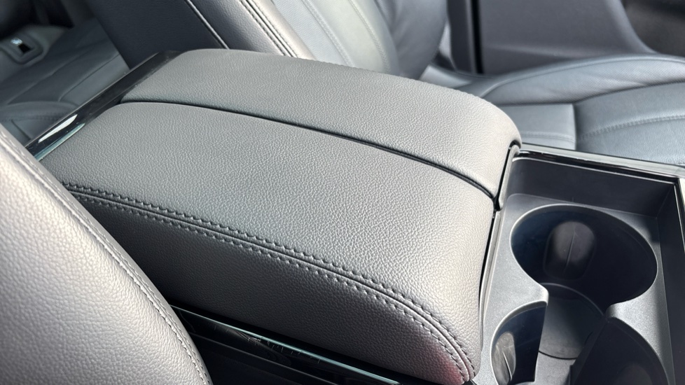 Land Rover Range Rover Evoque 1.5 P300e Evoque Edition 5dr Auto Hatchback - Image 33
