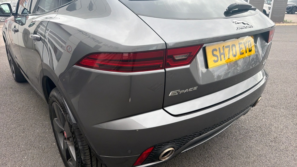 Jaguar E-Pace 2.0d [180] Chequered Flag Edition 5dr Auto Diesel Estate - Image 19