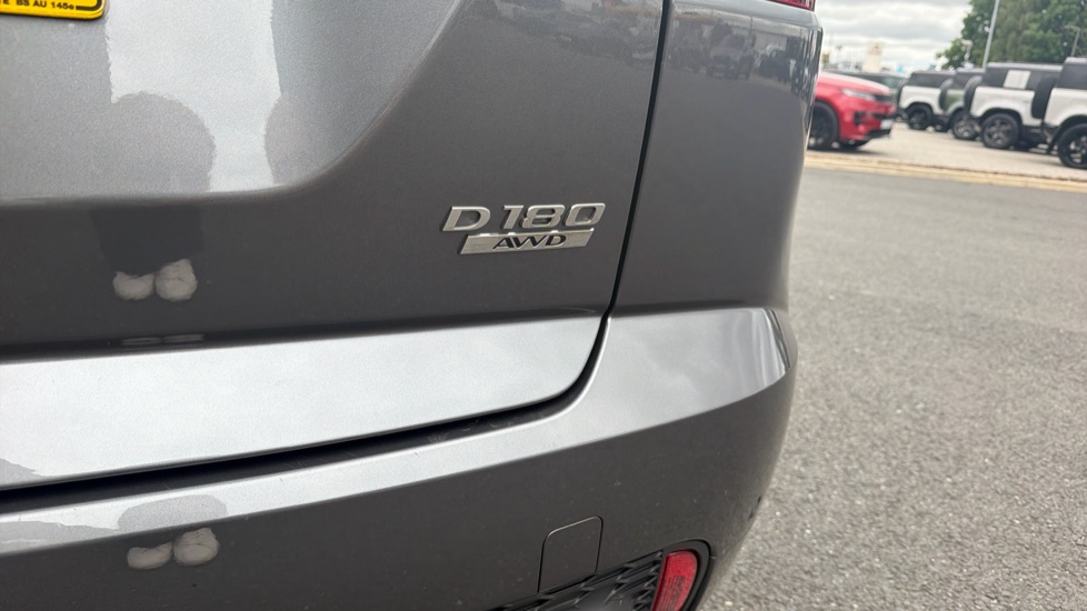 Jaguar E-Pace 2.0d [180] Chequered Flag Edition 5dr Auto Diesel Estate - Image 38