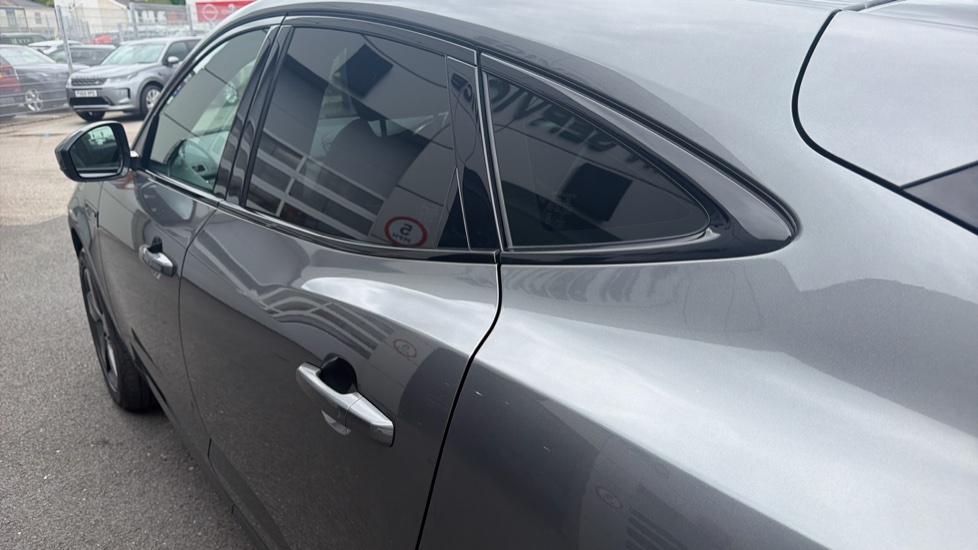 Jaguar E-Pace 2.0d [180] Chequered Flag Edition 5dr Auto Diesel Estate - Image 41