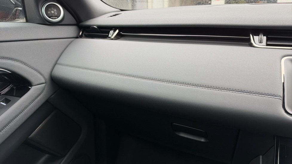 Land Rover Range Rover Evoque 2.0 D200 R-Dynamic SE 5dr Auto Diesel Hatchback - Image 25