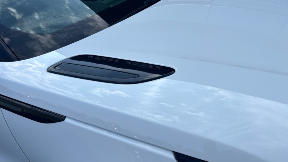 Land Rover Range Rover Velar 2.0 D240 R-Dynamic S 5dr Auto Diesel Estate - Image 22