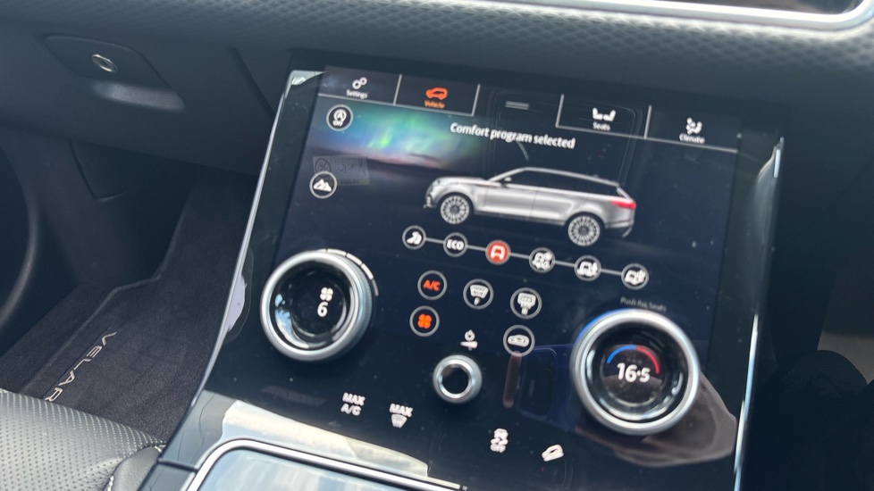 Land Rover Range Rover Velar 2.0 D240 R-Dynamic S 5dr Auto Diesel Estate - Image 35