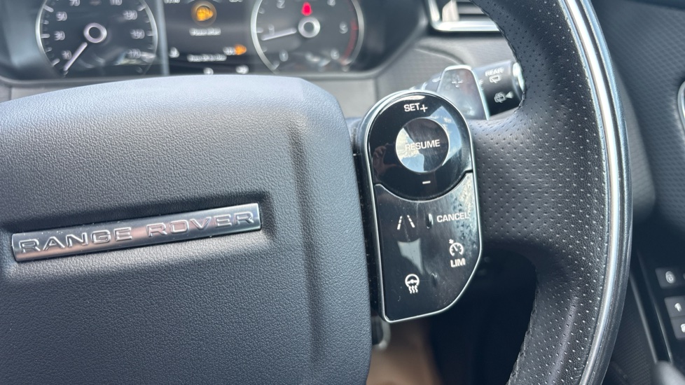 Land Rover Range Rover Velar 2.0 D240 R-Dynamic S 5dr Auto Diesel Estate - Image 37
