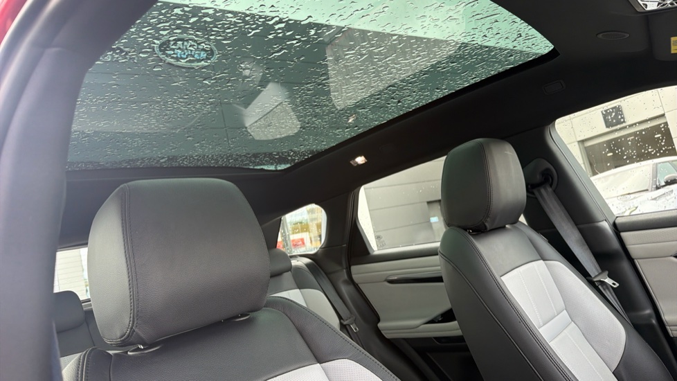 Land Rover Range Rover Evoque 2.0 D200 R-Dynamic S 5dr Auto Diesel Hatchback - Image 21