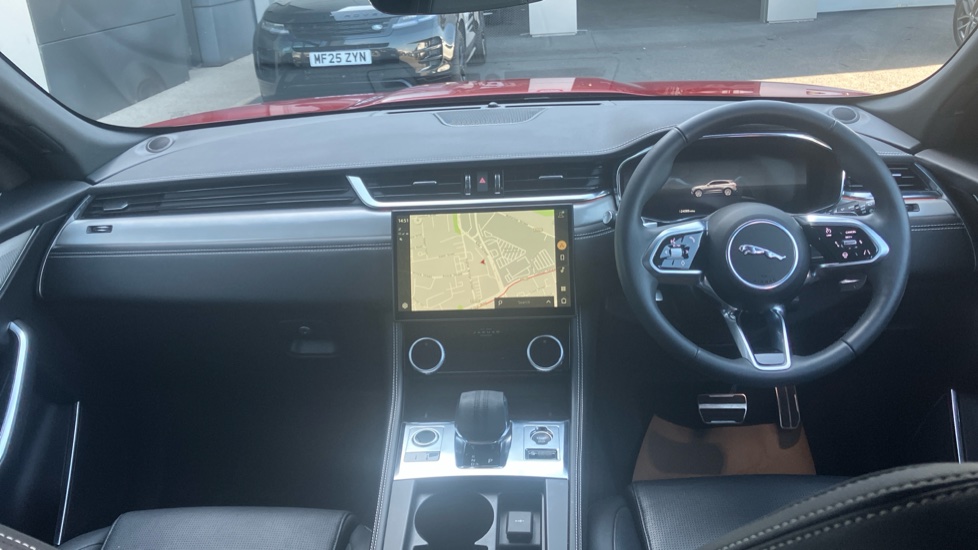 Jaguar F-Pace 2.0 D200 R-Dynamic SE Black 5dr Auto AWD Diesel Estate - Image 9