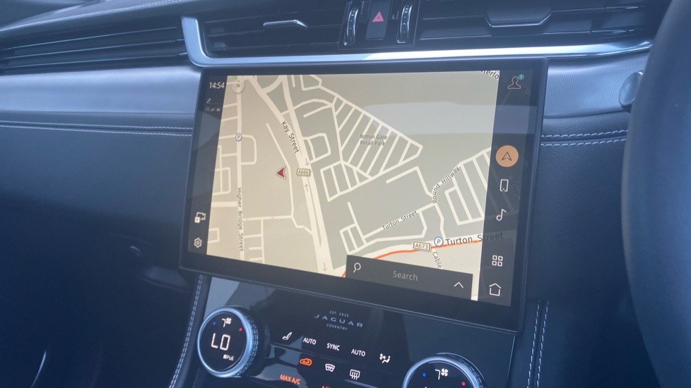 Jaguar F-Pace 2.0 D200 R-Dynamic SE Black 5dr Auto AWD Diesel Estate - Image 11