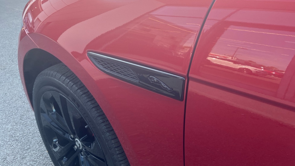 Jaguar F-Pace 2.0 D200 R-Dynamic SE Black 5dr Auto AWD Diesel Estate - Image 20