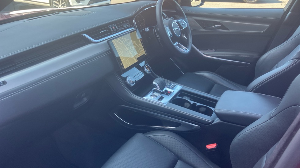 Jaguar F-Pace 2.0 D200 R-Dynamic SE Black 5dr Auto AWD Diesel Estate - Image 35