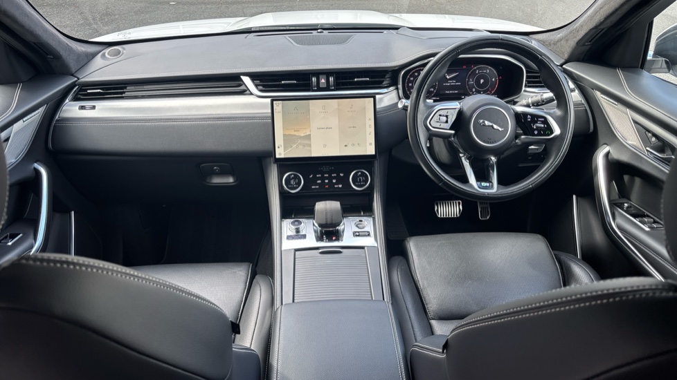 Jaguar F-Pace 2.0 D200 R-Dynamic SE 5dr Auto AWD Diesel Estate - Image 9