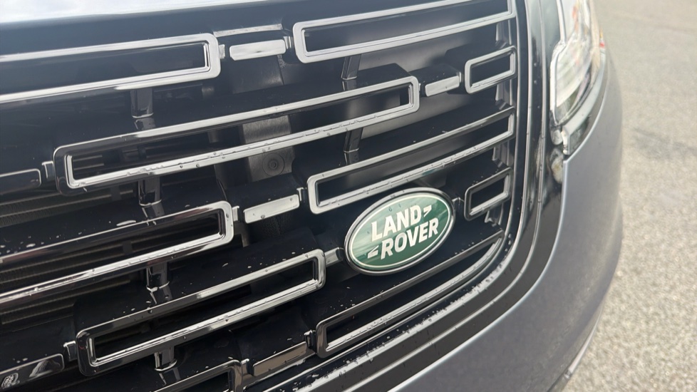 Land Rover Range Rover Velar 2.0 D200 MHEV Dynamic SE 5dr Auto Diesel Estate - Image 26