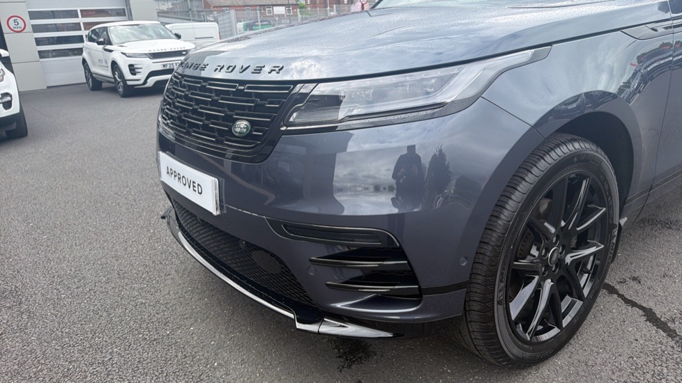 Land Rover Range Rover Velar 2.0 D200 MHEV Dynamic SE 5dr Auto Diesel Estate - Image 35