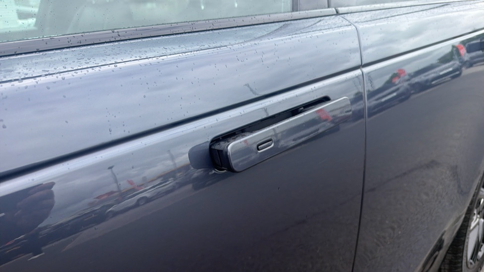 Land Rover Range Rover Velar 2.0 D200 MHEV Dynamic SE 5dr Auto Diesel Estate - Image 43