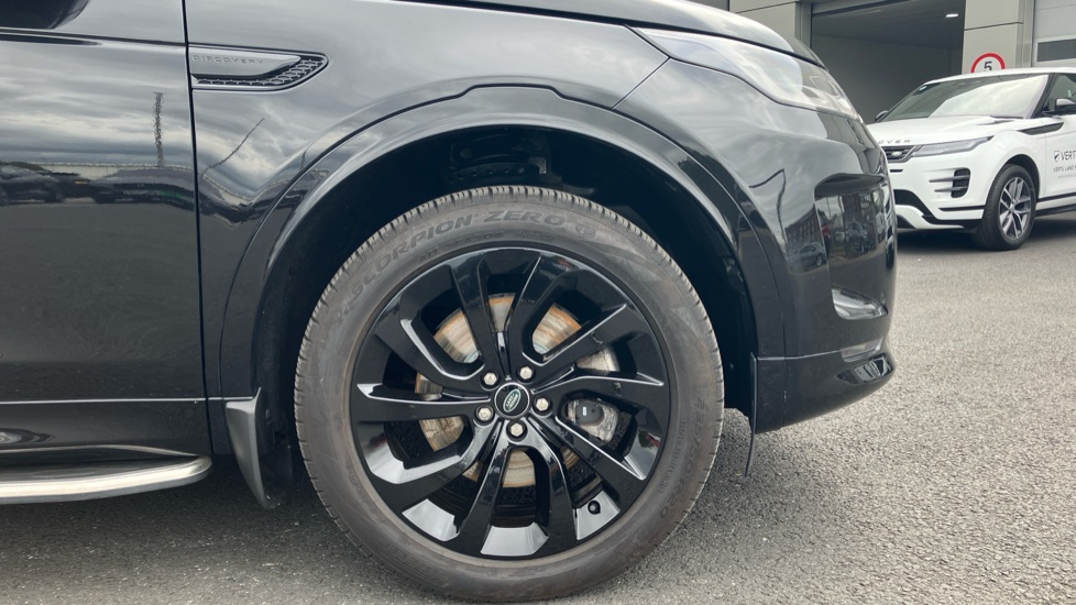Land Rover Discovery Sport 1.5 P300e R-Dynamic HSE 5dr Auto [5 Seat] Station Wagon - Image 8