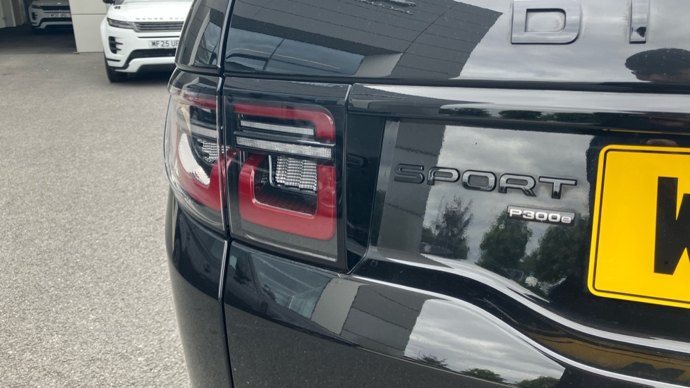 Land Rover Discovery Sport 1.5 P300e R-Dynamic HSE 5dr Auto [5 Seat] Station Wagon - Image 19