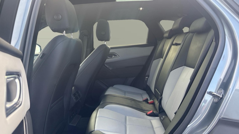 Land Rover Range Rover Velar 2.0 D200 MHEV Dynamic SE 5dr Auto Diesel Estate - Image 4