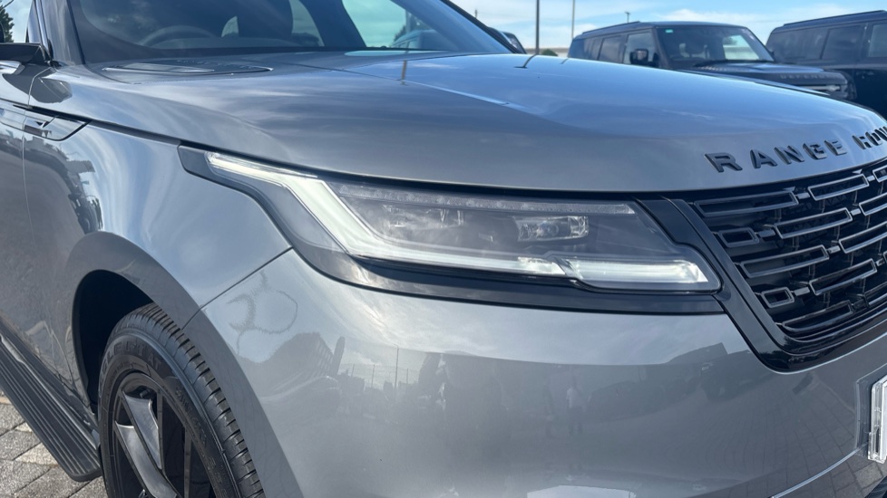 Land Rover Range Rover Velar 2.0 D200 MHEV Dynamic SE 5dr Auto Diesel Estate - Image 17