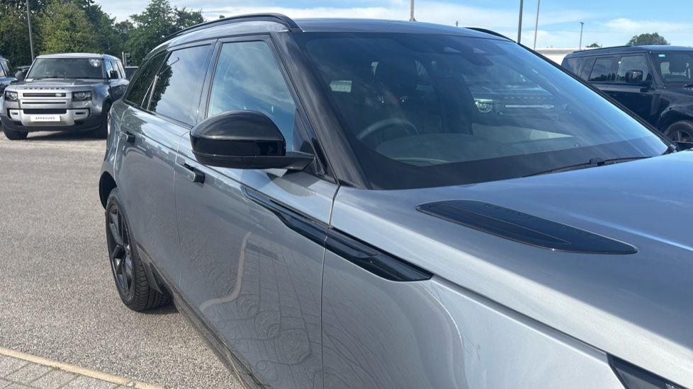 Land Rover Range Rover Velar 2.0 D200 MHEV Dynamic SE 5dr Auto Diesel Estate - Image 21