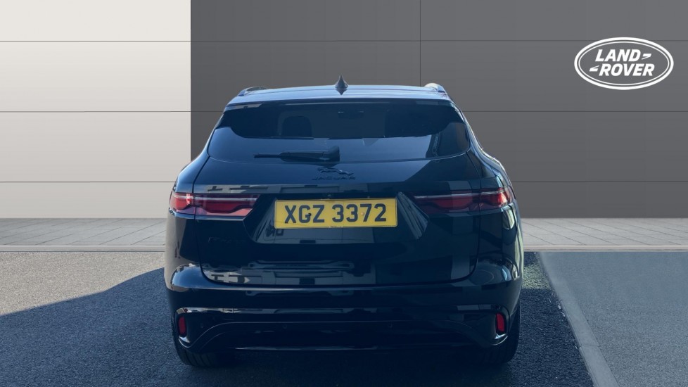 Jaguar F-Pace 2.0 P250 R-Dynamic Black 5dr Auto AWD Petrol Estate - Image 6