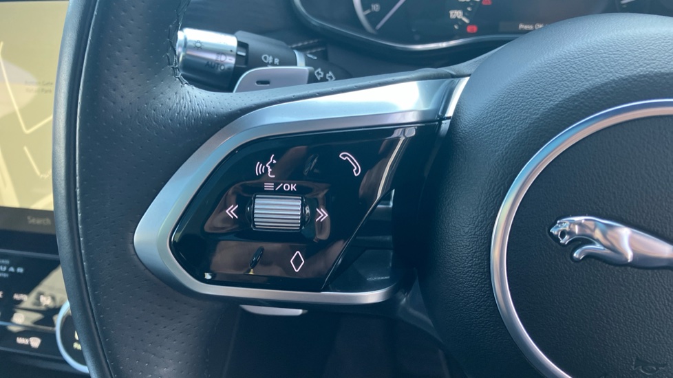 Jaguar F-Pace 2.0 P250 R-Dynamic Black 5dr Auto AWD Petrol Estate - Image 23
