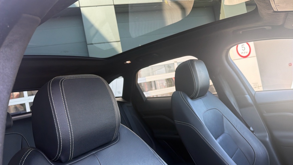 Jaguar F-Pace 2.0d [180] Chequered Flag 5dr Auto AWD Diesel Estate - Image 21
