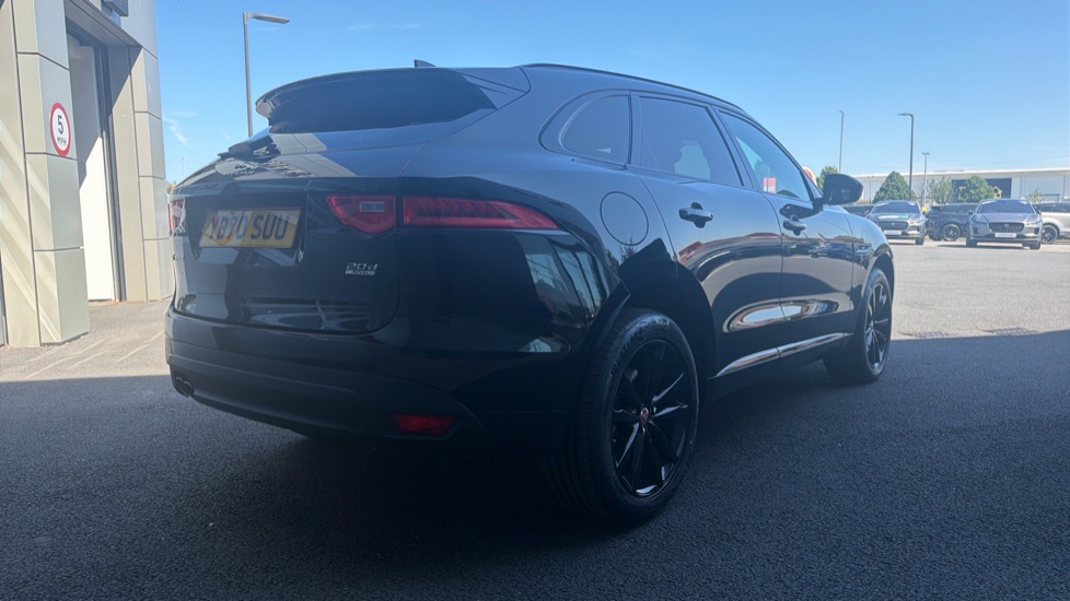 Jaguar F-Pace 2.0d [180] Chequered Flag 5dr Auto AWD Diesel Estate - Image 24