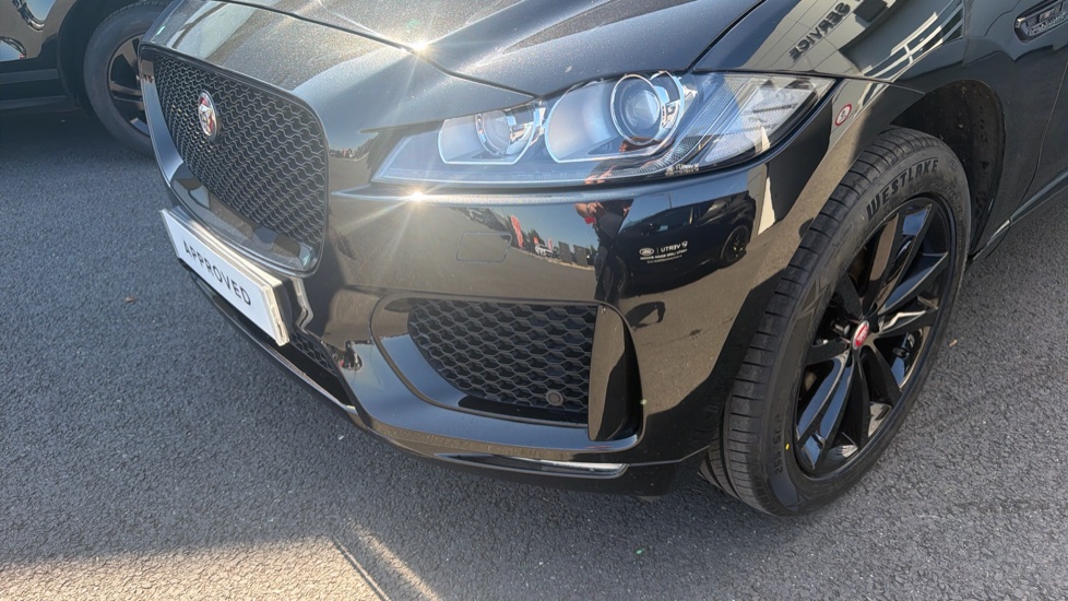 Jaguar F-Pace 2.0d [180] Chequered Flag 5dr Auto AWD Diesel Estate - Image 37