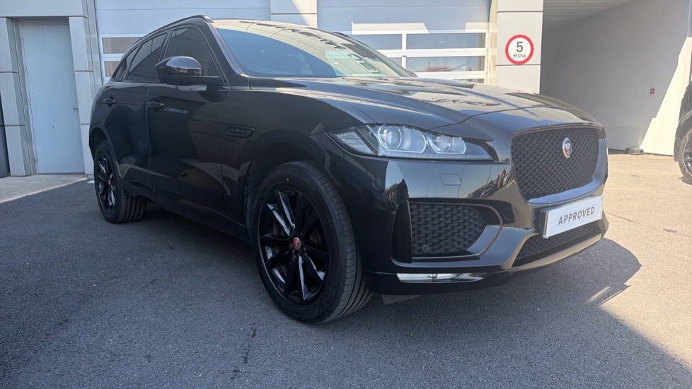 Jaguar F-Pace 2.0d [180] Chequered Flag 5dr Auto AWD Diesel Estate - Image 40
