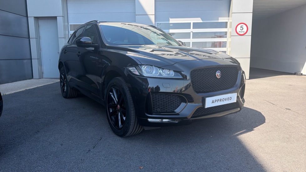 Jaguar F-Pace 2.0d [180] Chequered Flag 5dr Auto AWD Diesel Estate - Image 42