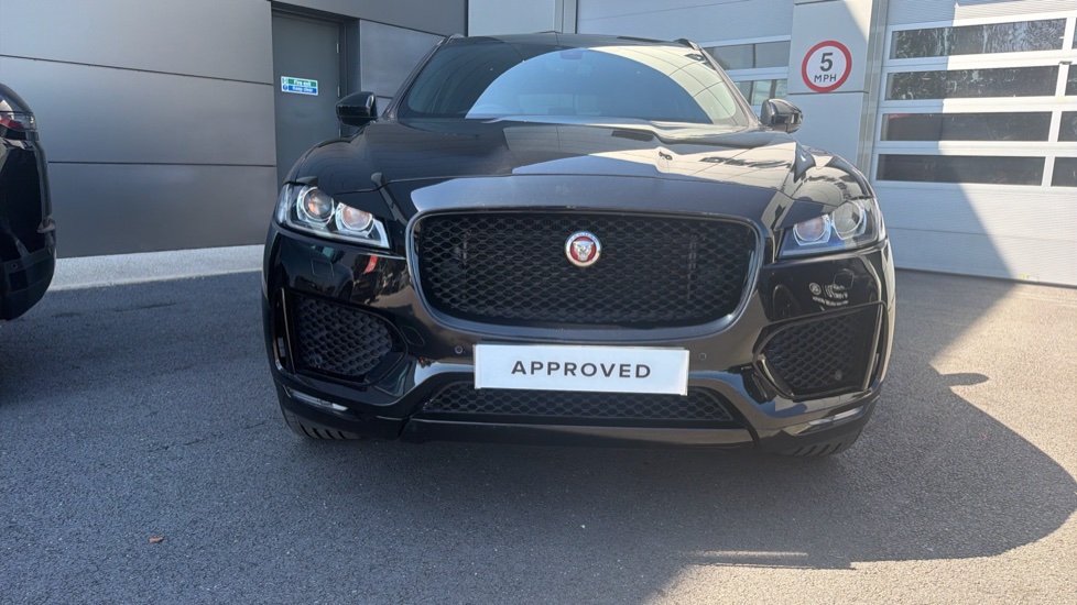 Jaguar F-Pace 2.0d [180] Chequered Flag 5dr Auto AWD Diesel Estate - Image 43