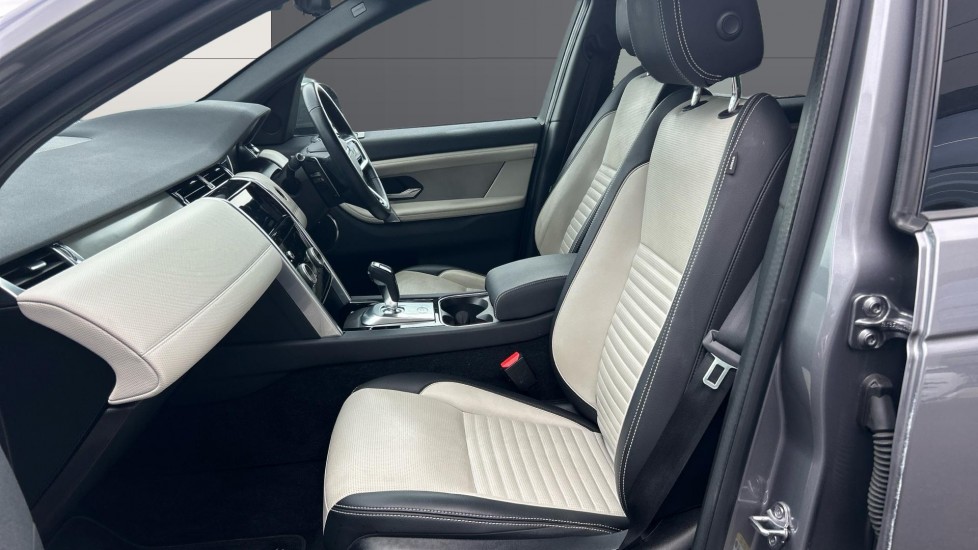 Land Rover Discovery Sport 2.0 D200 Urban Edition 5dr Auto Diesel Station Wagon - Image 3