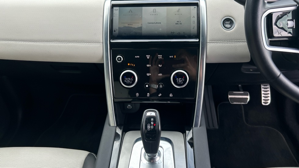 Land Rover Discovery Sport 2.0 D200 Urban Edition 5dr Auto Diesel Station Wagon - Image 14