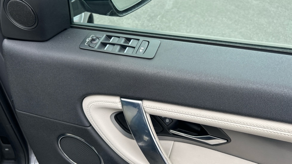 Land Rover Discovery Sport 2.0 D200 Urban Edition 5dr Auto Diesel Station Wagon - Image 31