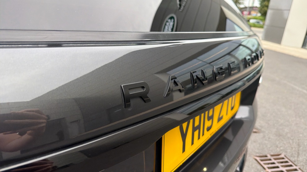 Land Rover Range Rover Sport 5.0 V8 S/C Autobiography Dynamic 5dr Auto Petrol Estate - Image 23