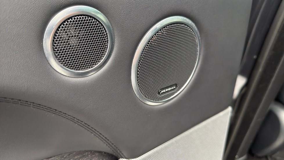 Land Rover Range Rover Sport 5.0 V8 S/C Autobiography Dynamic 5dr Auto Petrol Estate - Image 37