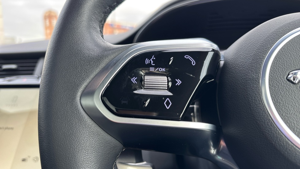 Jaguar E-Pace 2.0 D200 R-Dynamic SE Black 5dr Auto Diesel Estate - Image 28