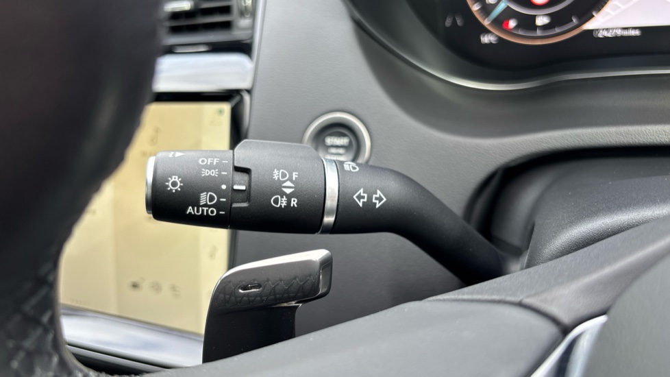 Jaguar E-Pace 2.0 D200 R-Dynamic SE Black 5dr Auto Diesel Estate - Image 31