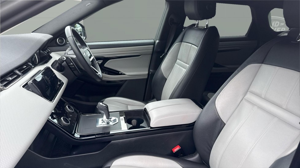 Land Rover Range Rover Evoque 1.5 P300e Evoque Edition 5dr Auto Hatchback - Image 3