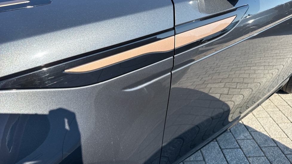 Land Rover Range Rover Evoque 2.0 D200 R-Dynamic SE 5dr Auto Diesel Hatchback - Image 41