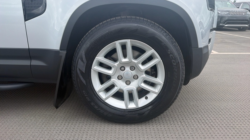 Land Rover Defender 3.0 D250 S 110 5dr Auto Diesel Estate - Image 8