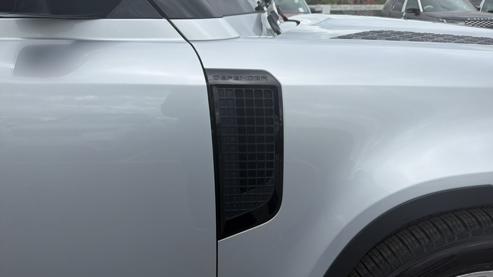 Land Rover Defender 3.0 D250 S 110 5dr Auto Diesel Estate - Image 22