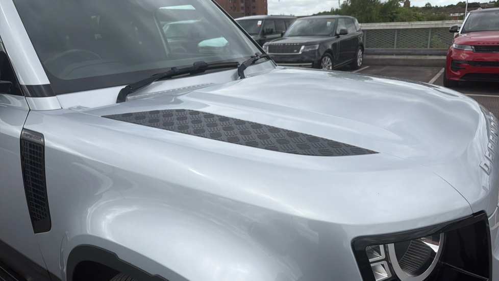 Land Rover Defender 3.0 D250 S 110 5dr Auto Diesel Estate - Image 23