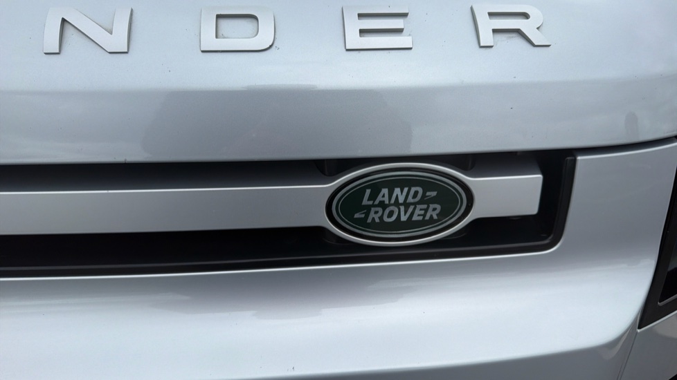 Land Rover Defender 3.0 D250 S 110 5dr Auto Diesel Estate - Image 27