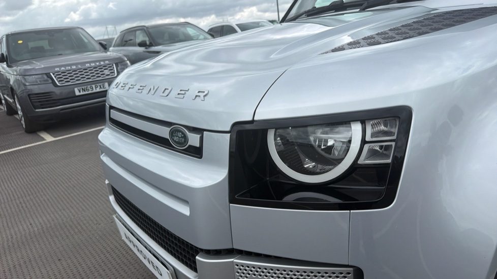 Land Rover Defender 3.0 D250 S 110 5dr Auto Diesel Estate - Image 28