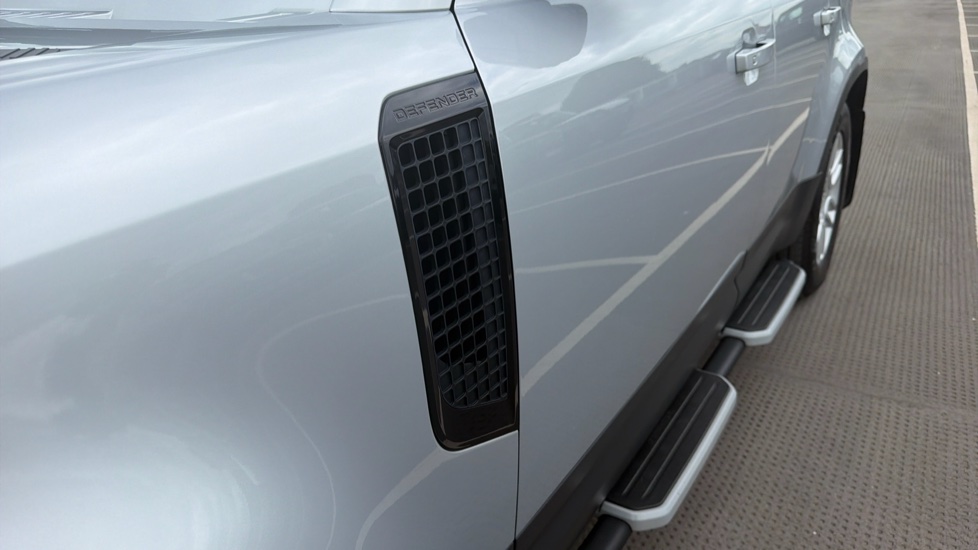 Land Rover Defender 3.0 D250 S 110 5dr Auto Diesel Estate - Image 32
