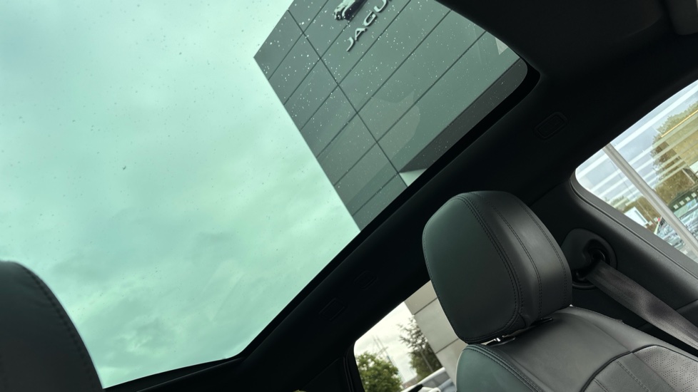 Land Rover Range Rover Evoque 2.0 D180 R-Dynamic HSE 5dr Auto Diesel Hatchback - Image 20