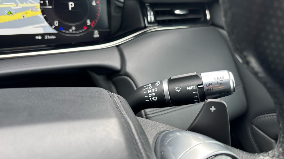 Land Rover Range Rover Evoque 2.0 D180 R-Dynamic HSE 5dr Auto Diesel Hatchback - Image 30