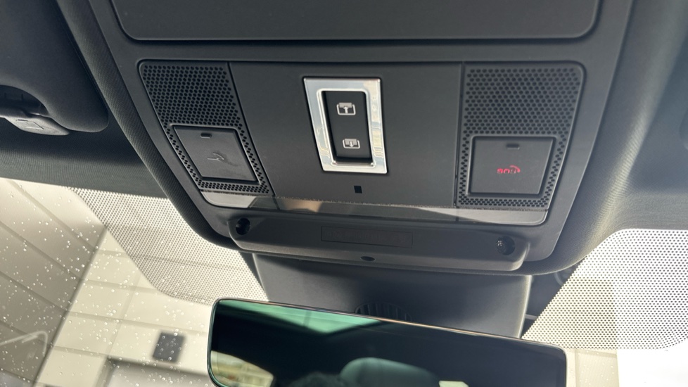 Land Rover Range Rover Evoque 2.0 D180 R-Dynamic HSE 5dr Auto Diesel Hatchback - Image 35