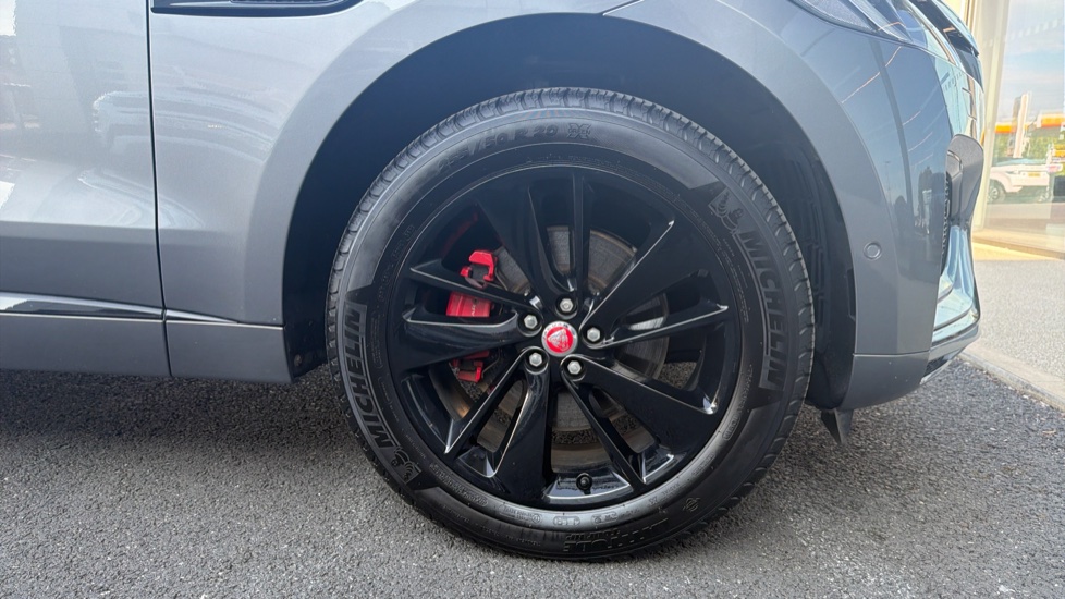 Jaguar F-Pace 2.0 P250 R-Dynamic SE 5dr Auto AWD Petrol Estate - Image 8