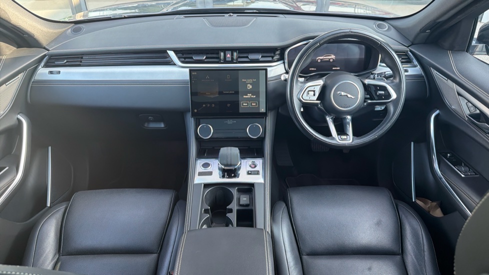 Jaguar F-Pace 2.0 P250 R-Dynamic SE 5dr Auto AWD Petrol Estate - Image 9